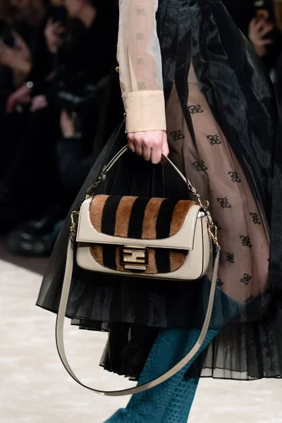 Look 38